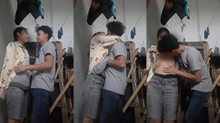 Adik Kasih Jatah Nenen Buat Kakak